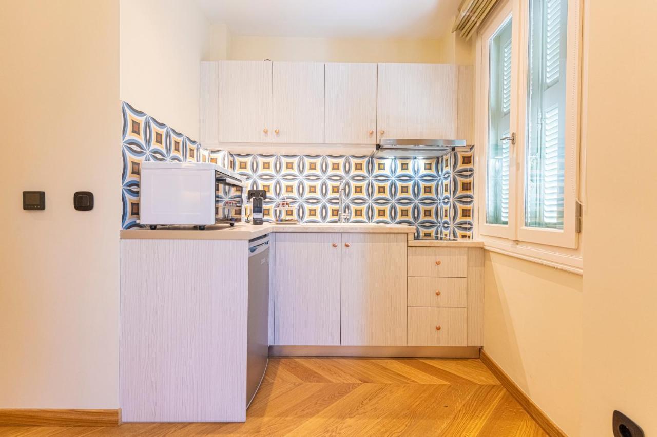 Ipelhome - Plaka Boutique Apartments Афины Экстерьер фото