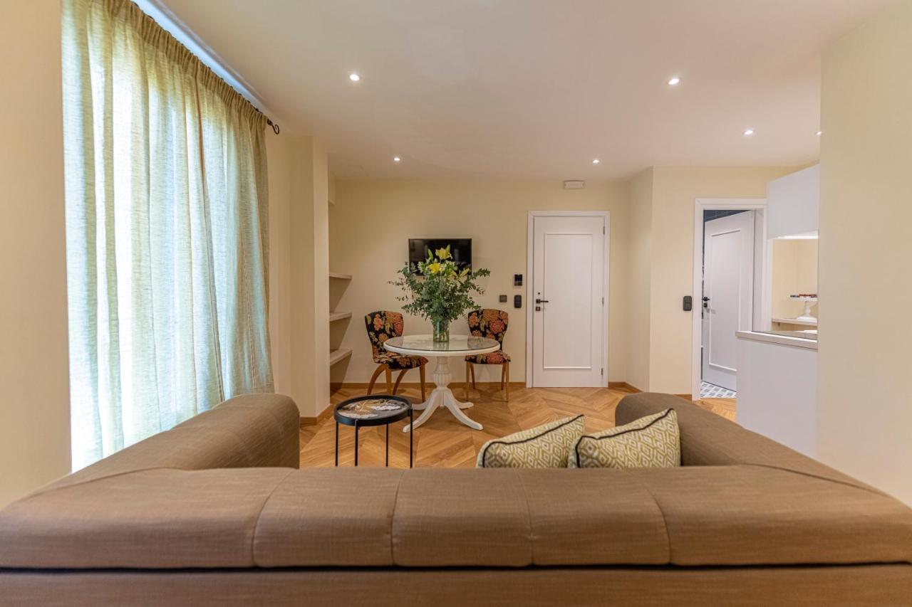 Ipelhome - Plaka Boutique Apartments Афины Экстерьер фото