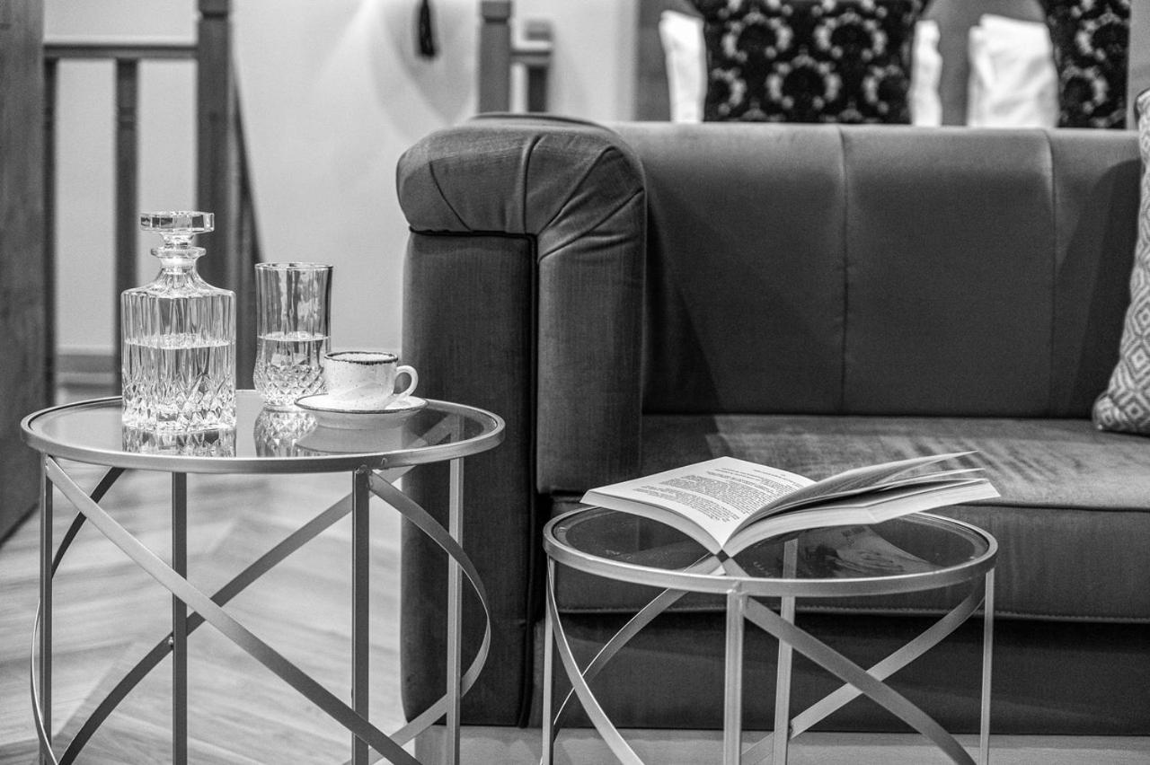 Ipelhome - Plaka Boutique Apartments Афины Экстерьер фото